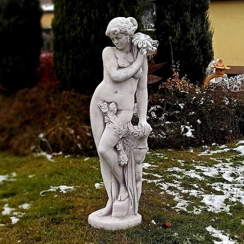 Figura Arystea z kwiatem