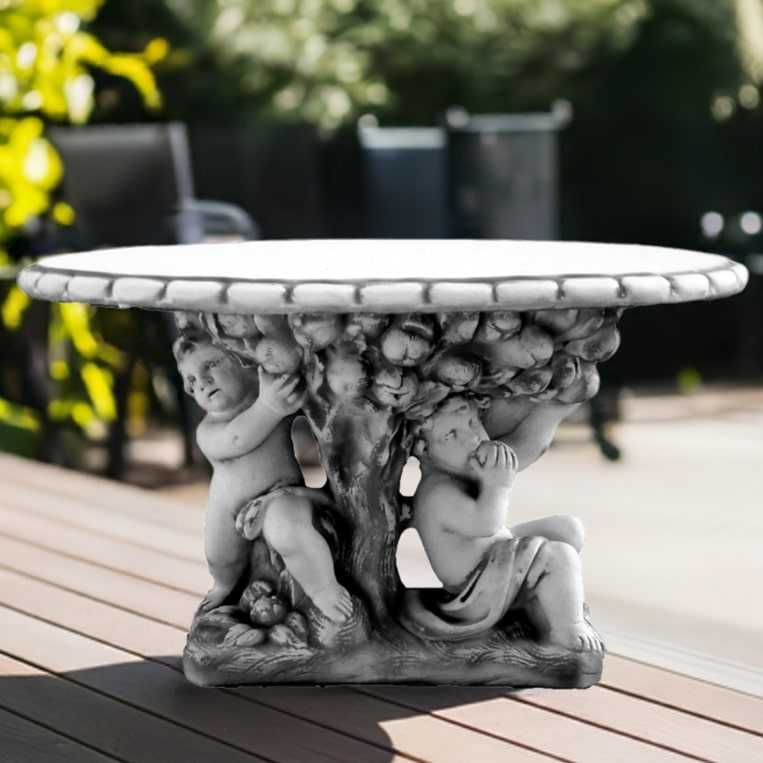 Stół Dzieci pod drzewem