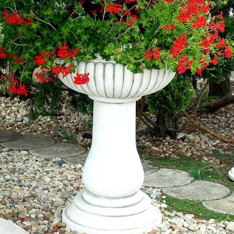 Wazon Bananówka - na kolumnie